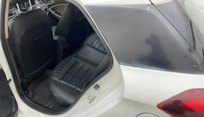 2015 Hyundai Elite i20 MAGNA 1.2, Petrol, Manual, 46,133 km, Left C pillar - Paint is slightly faded