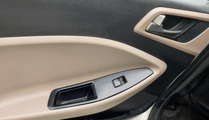 2015 Hyundai Elite i20 MAGNA 1.2, Petrol, Manual, 46,133 km, Left rear window switch / handle - Switch/handle not functional