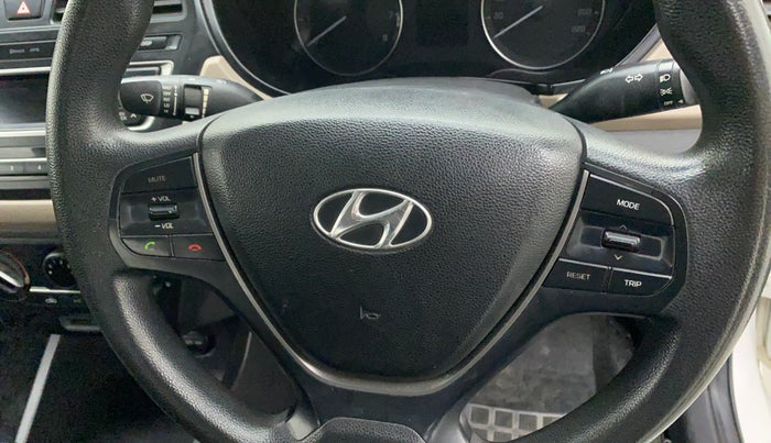 2015 Hyundai Elite i20 MAGNA 1.2, Petrol, Manual, 46,133 km, Steering wheel - Sound system control has minor damage