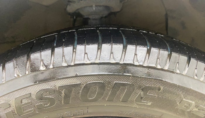 2016 Hyundai Grand i10 SPORTZ 1.2 KAPPA VTVT, Petrol, Manual, 86,476 km, Right Front Tyre Tread