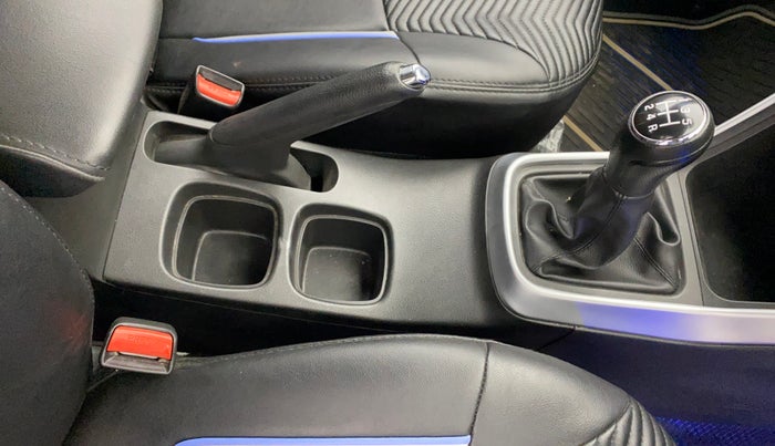 2021 Maruti S Cross ZETA 1.5, Petrol, Manual, 38,329 km, Gear Lever