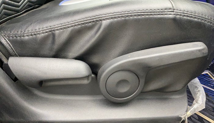 2021 Maruti S Cross ZETA 1.5, Petrol, Manual, 38,329 km, Driver Side Adjustment Panel