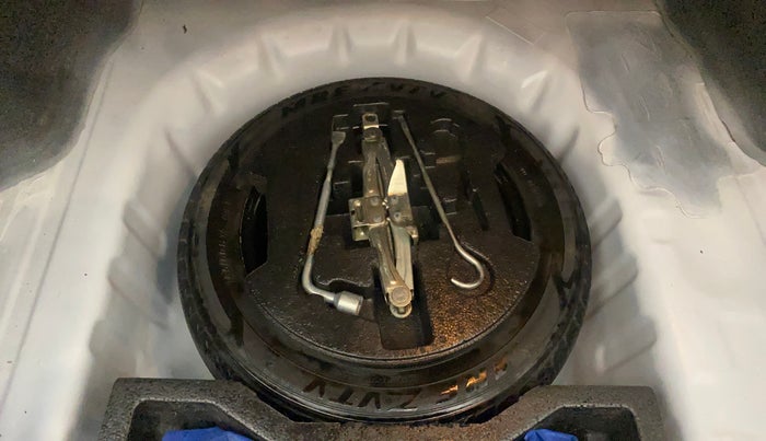 2015 Maruti Ciaz ZXI, Petrol, Manual, 49,901 km, Spare Tyre