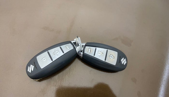 2015 Maruti Ciaz ZXI, Petrol, Manual, 49,901 km, Key Close Up