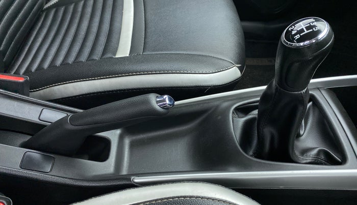 2018 Maruti Baleno DELTA 1.2 K12, Petrol, Manual, 24,749 km, Gear Lever