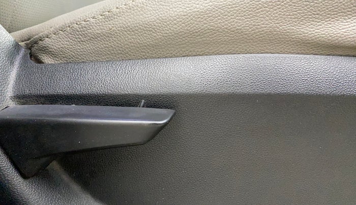 2016 Mahindra Kuv100 K4 PLUS 6 STR, Petrol, Manual, 70,946 km, Driver Side Adjustment Panel