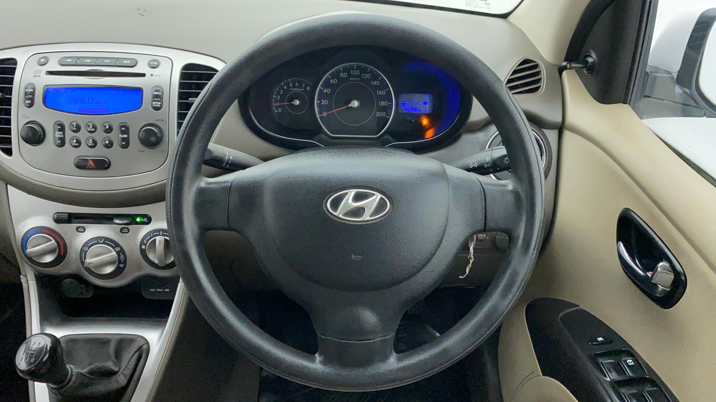2014 Hyundai i10 SPORTZ 1.1 IRDE2, Petrol, Manual, 45,857 km, Steering Wheel Close Up