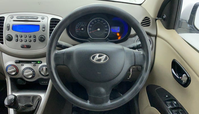 2014 Hyundai i10 SPORTZ 1.1 IRDE2, Petrol, Manual, 45,857 km, Steering Wheel Close Up