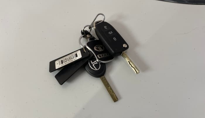 2021 Tata Tiago XZA PLUS PETROL, Petrol, Automatic, 28,435 km, Key Close Up