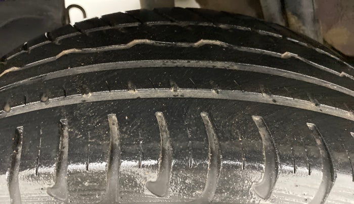 2018 Renault Duster RXS CVT 106 PS, Petrol, Automatic, 36,863 km, Right Rear Tyre Tread