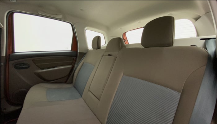 2018 Renault Duster RXS CVT 106 PS, Petrol, Automatic, 36,863 km, Right Side Rear Door Cabin