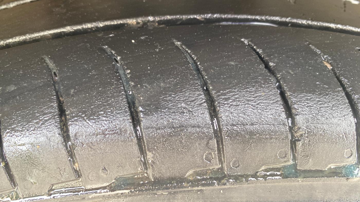 2025 Maruti Dzire ZXi CNG, CNG, Manual, 37,146 km, Right Front Tyre Tread