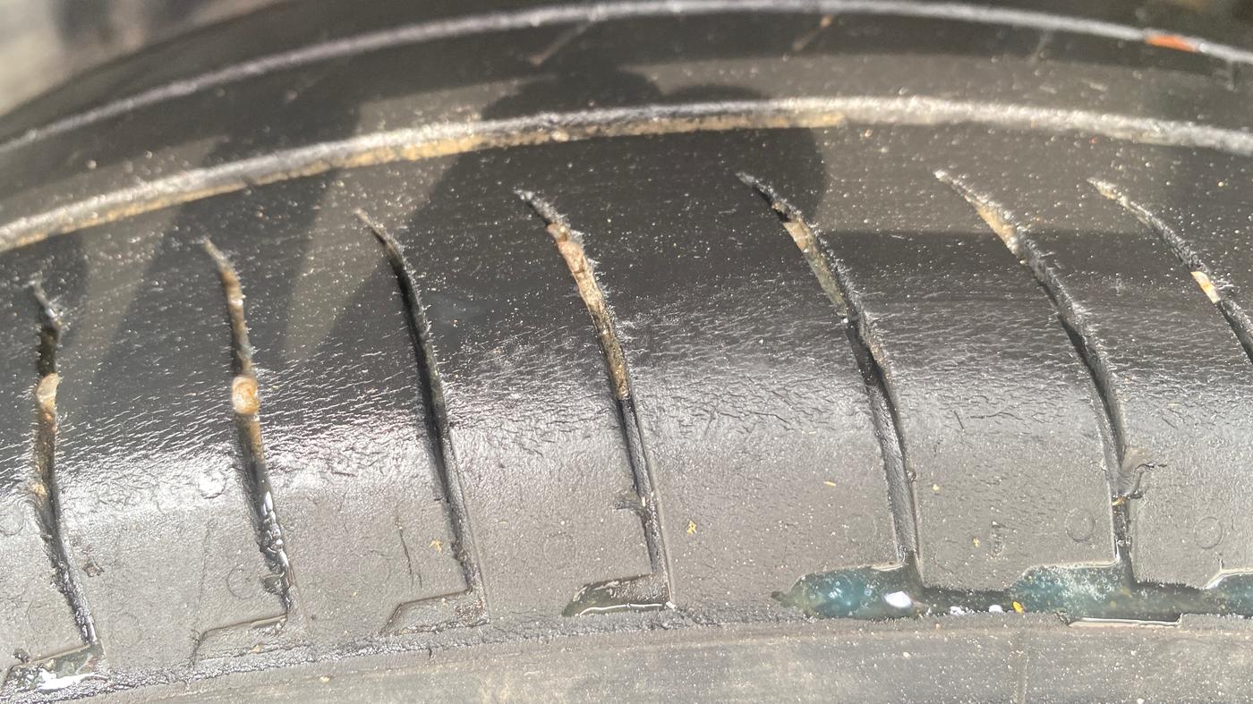 2025 Maruti Dzire ZXi CNG, CNG, Manual, 37,146 km, Left Rear Tyre Tread