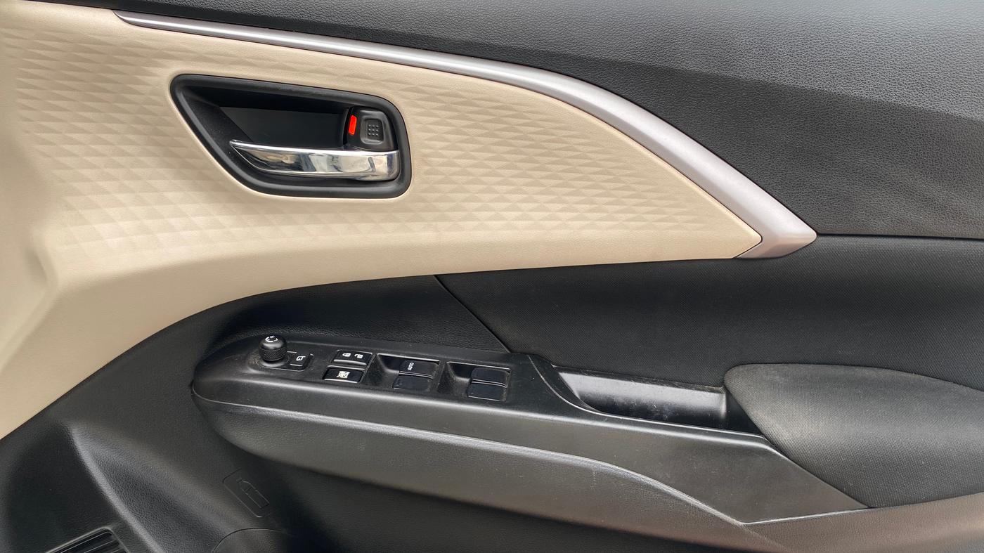 2025 Maruti Dzire ZXi CNG, CNG, Manual, 37,146 km, Driver Side Door Panels Control