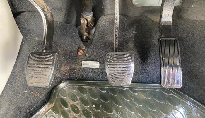 2021 Mahindra XUV300 W8 1.2 PETROL, Petrol, Manual, 58,969 km, Pedals