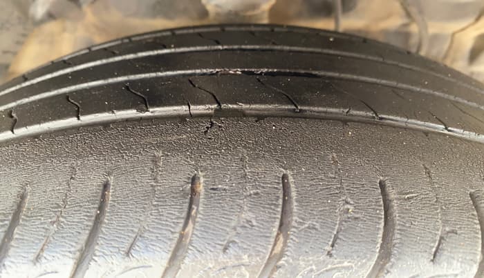 2021 Mahindra XUV300 W8 1.2 PETROL, Petrol, Manual, 58,969 km, Right Front Tyre Tread