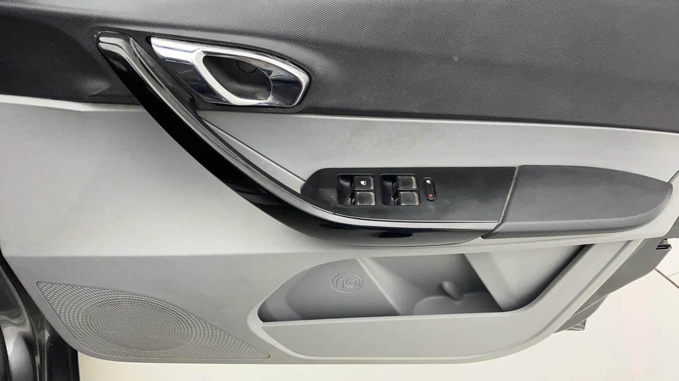 2020 Tata Tiago XZ PETROL, Petrol, Manual, 37,436 km, Driver Side Door Panels Control