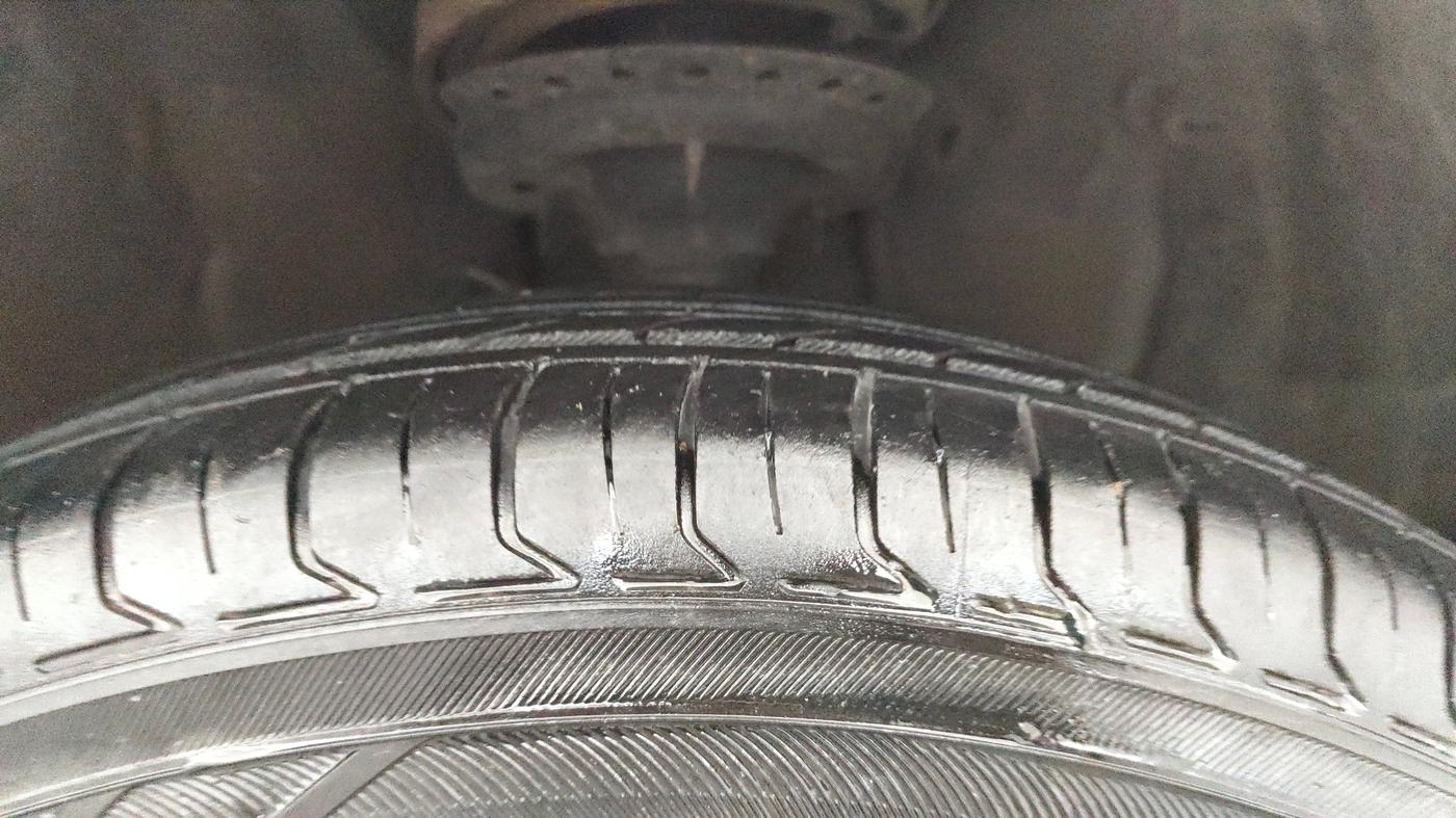 2018 Hyundai Elite i20 MAGNA EXECUTIVE CVT, Petrol, Automatic, 63,762 km, Right Front Tyre Tread