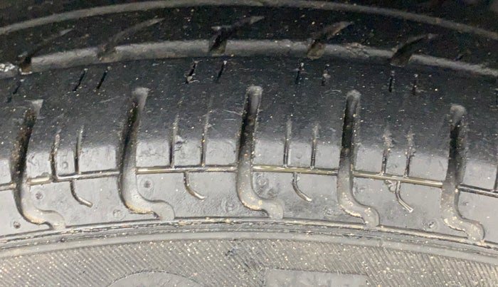 2018 Datsun Redi Go A, Petrol, Manual, 31,349 km, Right Front Tyre Tread