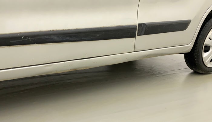 2011 Maruti Wagon R 1.0 VXI, Petrol, Manual, 77,193 km, Left running board - Slightly dented