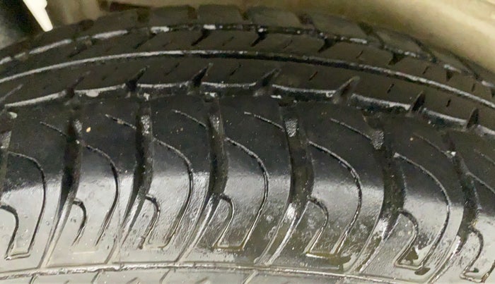 2011 Maruti Wagon R 1.0 VXI, Petrol, Manual, 77,193 km, Right Rear Tyre Tread