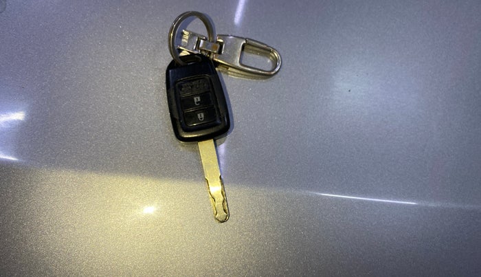 2019 Honda Amaze 1.2L I-VTEC S CVT, Petrol, Automatic, 60,125 km, Key Close Up