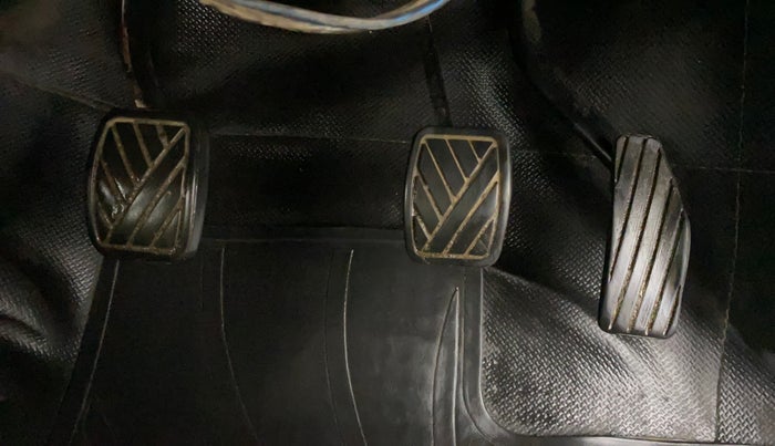 2018 Maruti Wagon R 1.0 LXI CNG, CNG, Manual, 97,067 km, Pedals