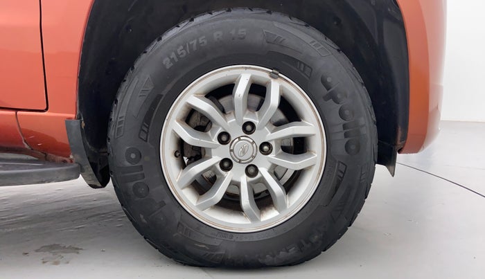 2017 Mahindra TUV300 T8 AT, Diesel, Automatic, 35,373 km, Right Front Tyre