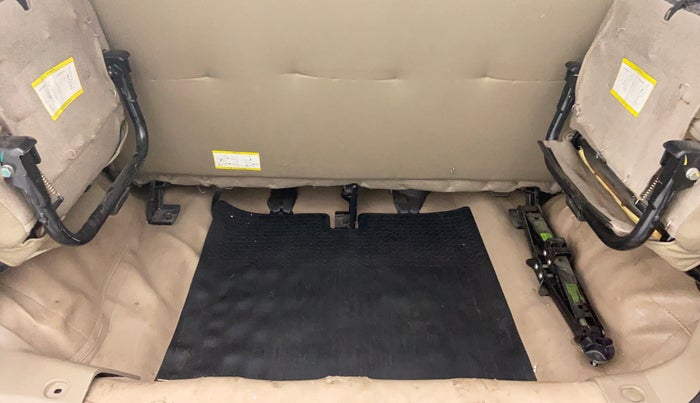 2017 Mahindra TUV300 T8 AT, Diesel, Automatic, 35,373 km, Boot Inside View