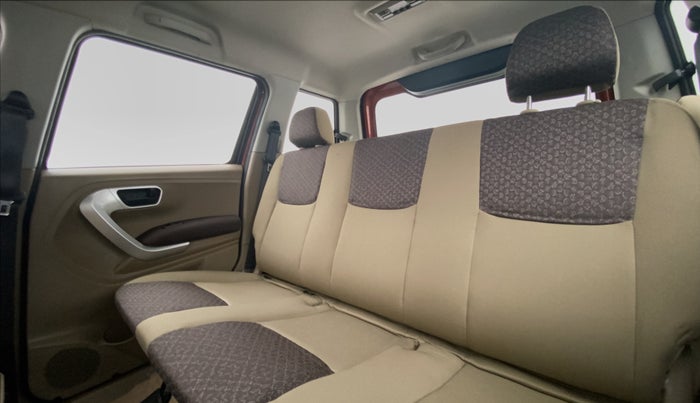 2017 Mahindra TUV300 T8 AT, Diesel, Automatic, 35,373 km, Right Side Rear Door Cabin View