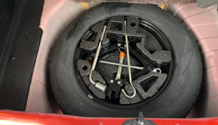 2022 Tata PUNCH CREATIVE  MT, Petrol, Manual, 14,610 km, Spare Tyre