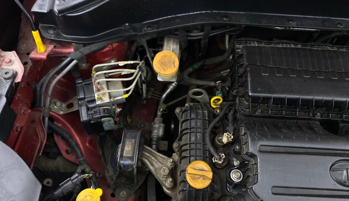 2022 Tata PUNCH CREATIVE  MT, Petrol, Manual, 14,610 km, Engine View - Right