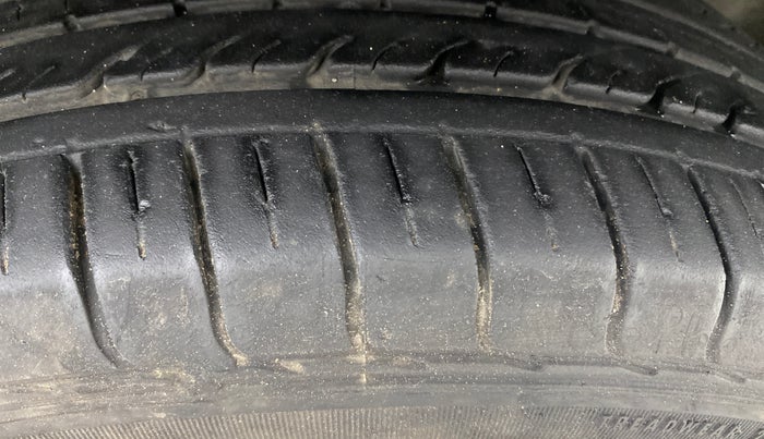 2022 Tata PUNCH CREATIVE  MT, Petrol, Manual, 14,610 km, Right Front Tyre Tread