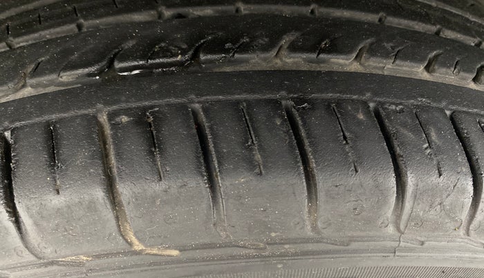 2022 Tata PUNCH CREATIVE  MT, Petrol, Manual, 14,610 km, Left Front Tyre Tread