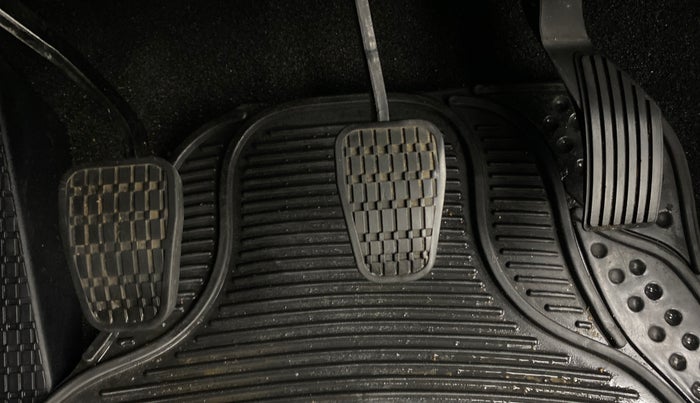 2022 Tata PUNCH CREATIVE  MT, Petrol, Manual, 14,610 km, Pedals