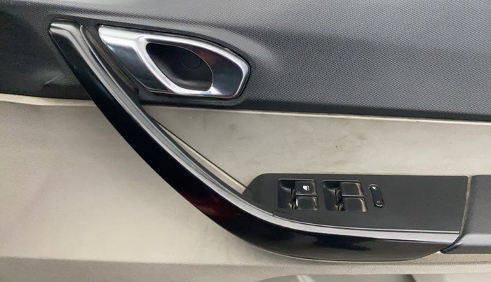 2017 Tata Tiago XZA PETROL, Petrol, Automatic, 62,355 km, Driver Side Door Panels Control