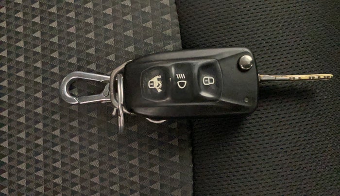 2017 Tata Tiago XZA PETROL, Petrol, Automatic, 62,355 km, Key Close Up