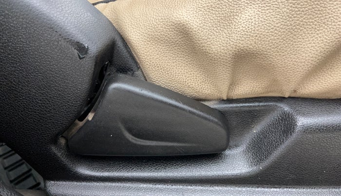 2021 Renault Kwid RXT 1.0 AMT (O), Petrol, Automatic, 61,343 km, Driver Side Adjustment Panel