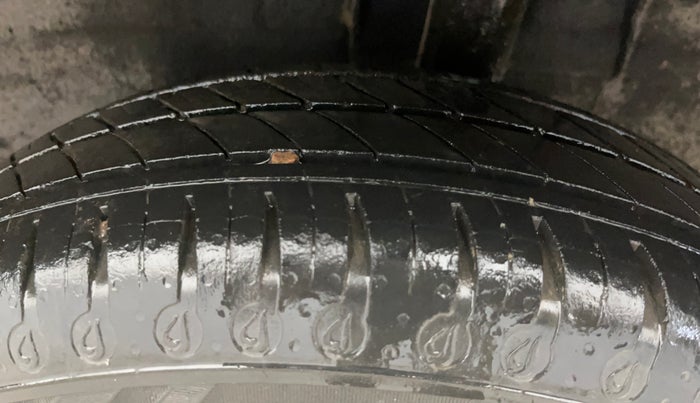 2021 Renault Kwid RXT 1.0 AMT (O), Petrol, Automatic, 61,343 km, Left Rear Tyre Tread