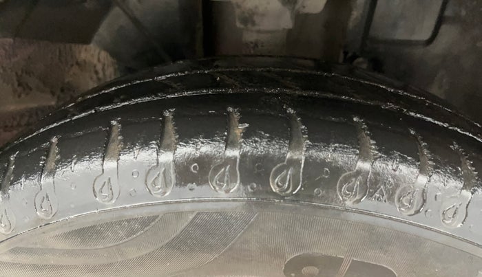 2021 Renault Kwid RXT 1.0 AMT (O), Petrol, Automatic, 61,343 km, Right Front Tyre Tread