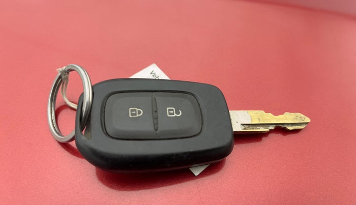 2021 Renault Kwid RXT 1.0 AMT (O), Petrol, Automatic, 61,343 km, Key Close Up