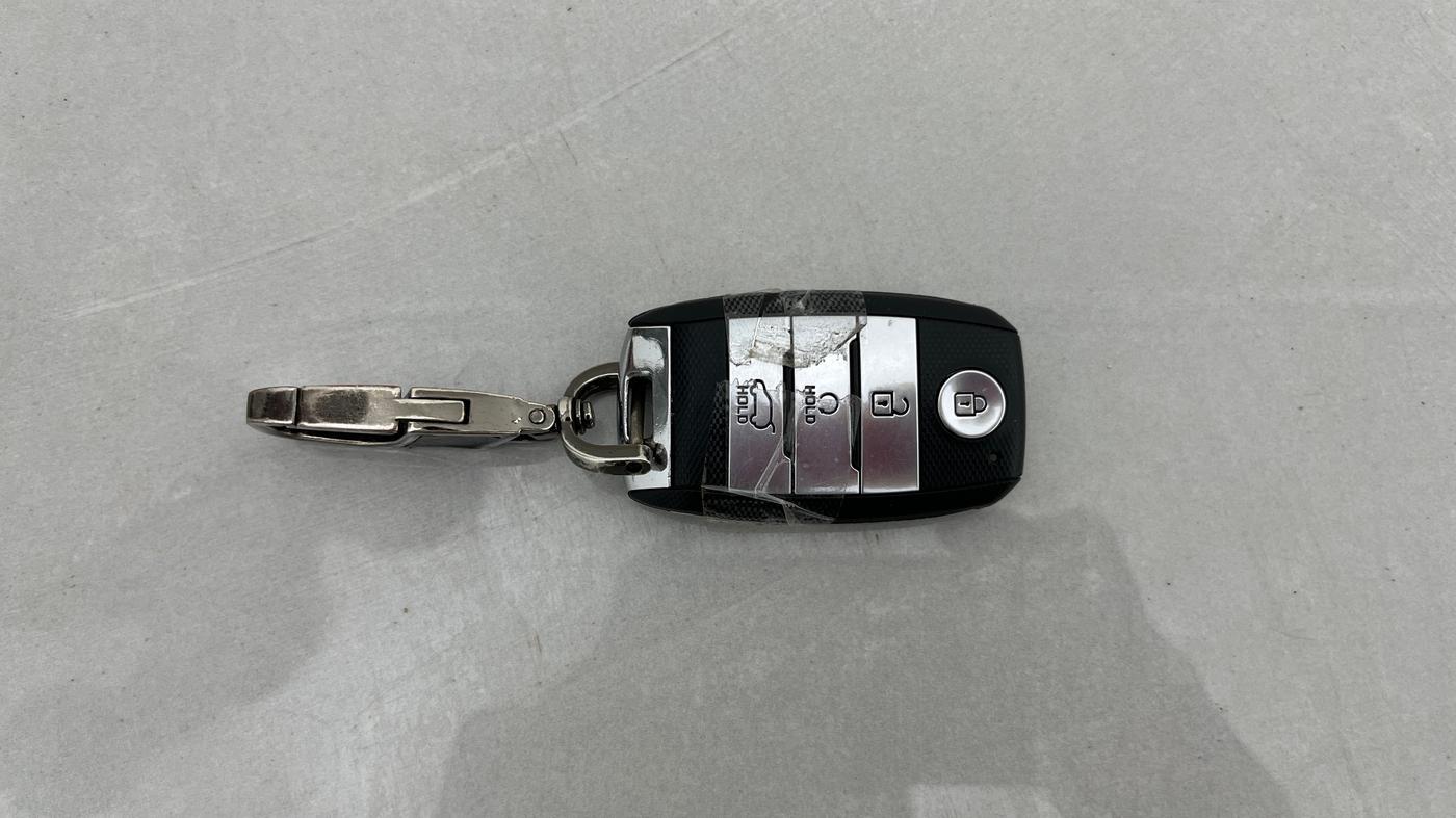 2023 KIA SELTOS  HTX 1.5 PETROL MT, Petrol, Manual, 31,755 km, Key Close Up