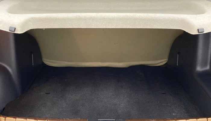 2015 Renault Duster RXL PETROL 104, Petrol, Manual, 29,530 km, Boot Inside