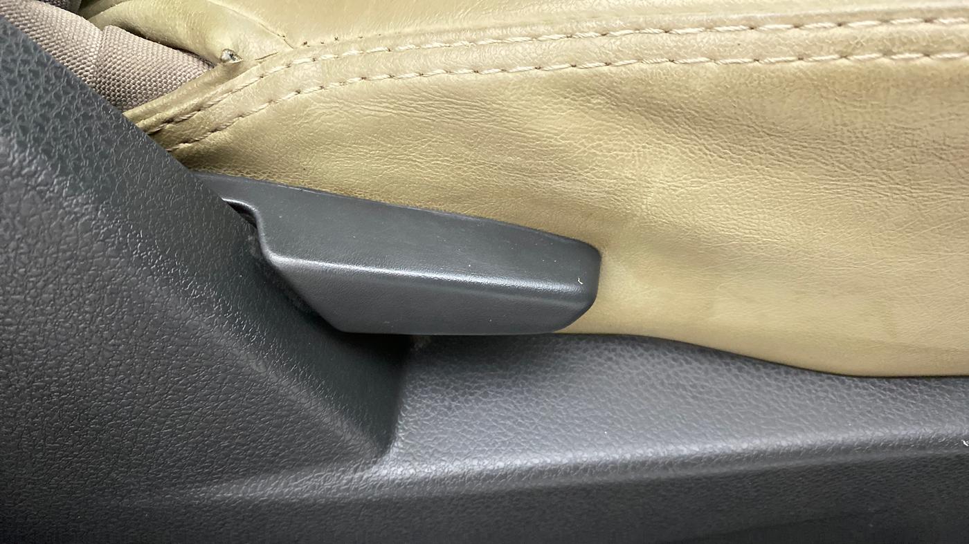 2015 Renault Duster RXL PETROL 104, Petrol, Manual, 29,530 km, Driver Side Adjustment Panel