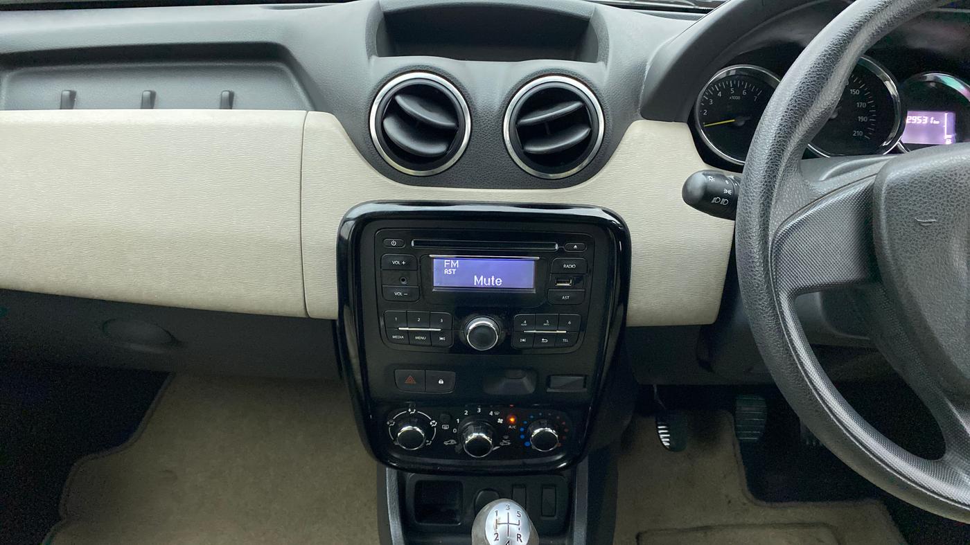 2015 Renault Duster RXL PETROL 104, Petrol, Manual, 29,530 km, Air Conditioner