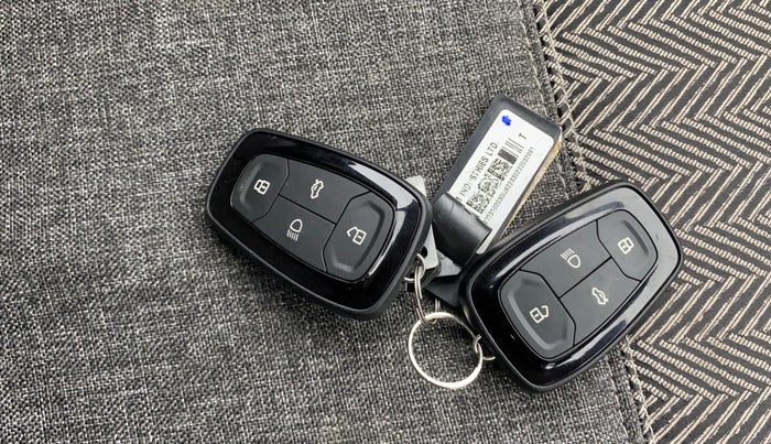 2022 Tata ALTROZ XZ PETROL, Petrol, Manual, 22,893 km, Key Close Up