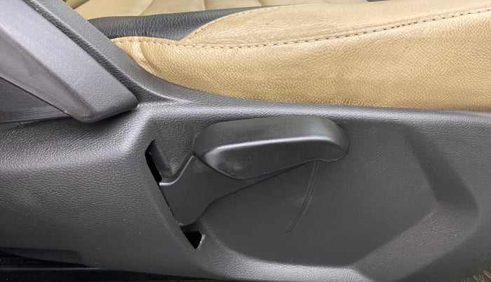 2017 Ford New Figo 1.2 TITANIUM, Petrol, Manual, 39,265 km, Driver Side Adjustment Panel