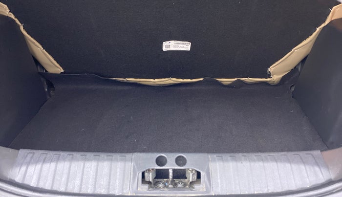 2017 Ford New Figo 1.2 TITANIUM, Petrol, Manual, 39,265 km, Boot Inside