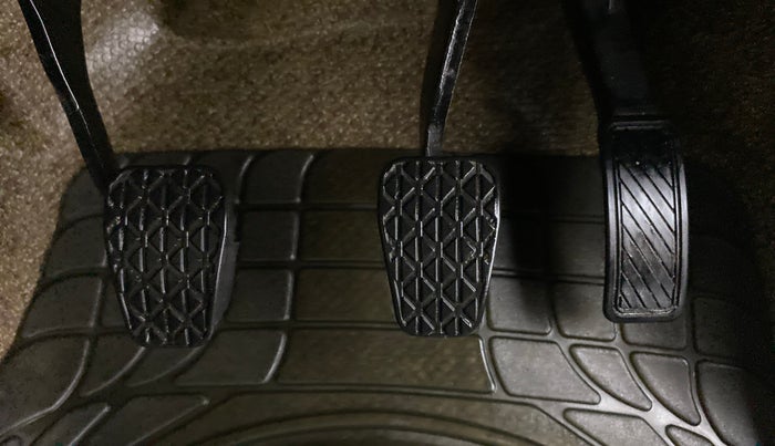 2017 Ford New Figo 1.2 TITANIUM, Petrol, Manual, 39,265 km, Pedals