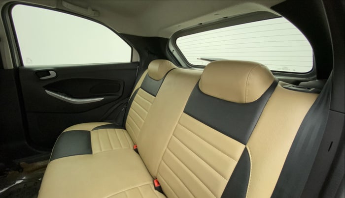 2017 Ford New Figo 1.2 TITANIUM, Petrol, Manual, 39,265 km, Right Side Rear Door Cabin